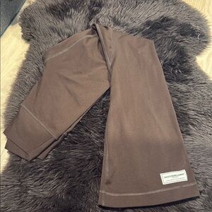 Brown Leggings with Stretchy Waistband and Full-Length Design
